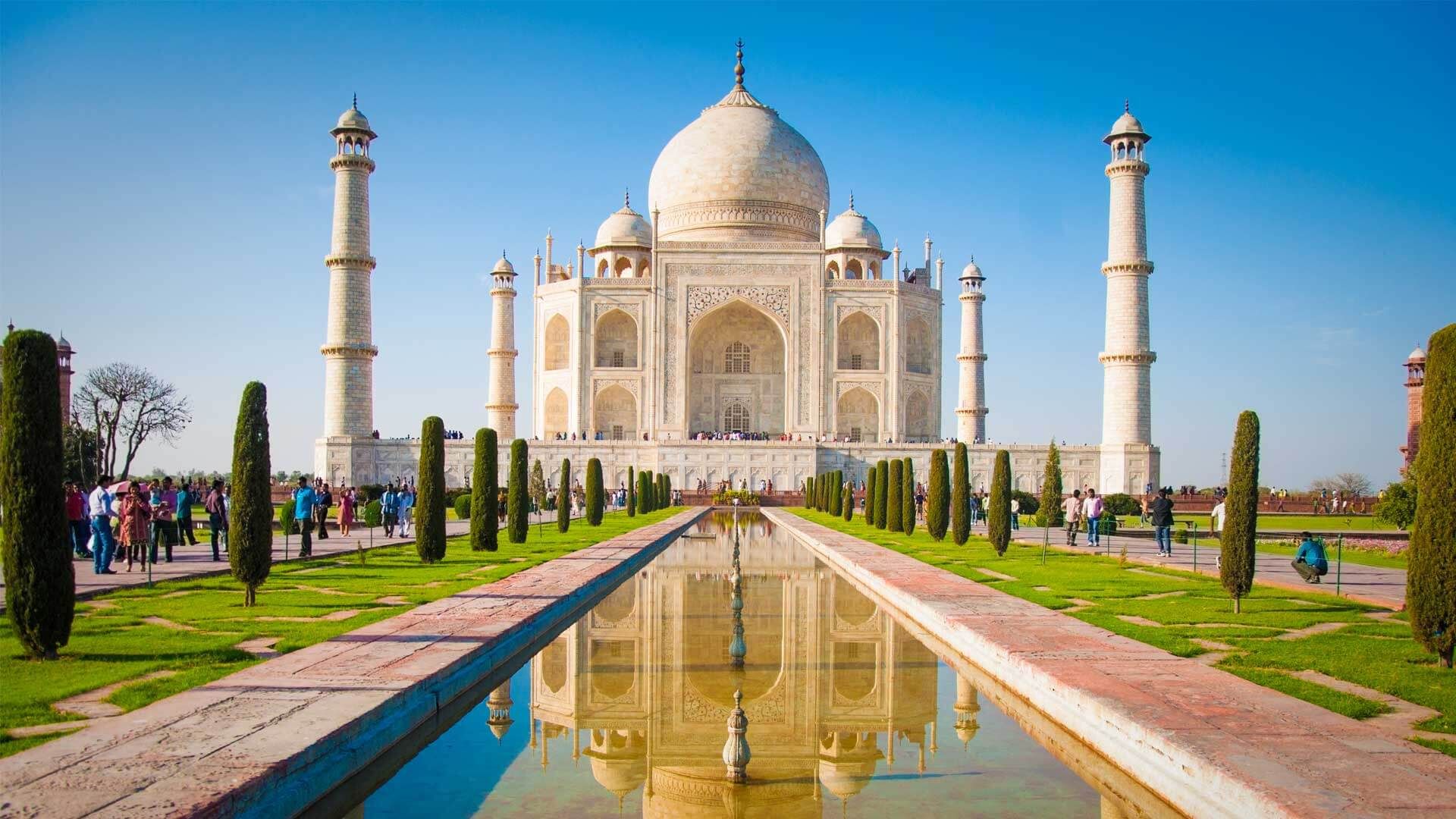 Most Popular Holiday Destinations - Taj Mahal